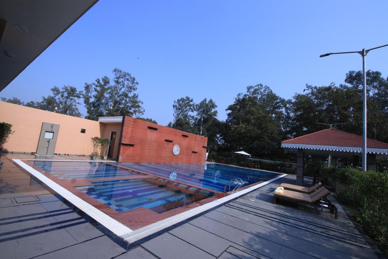 מלון Kashipur Aveo By Amatra, Gateway To Corbett מראה חיצוני תמונה
