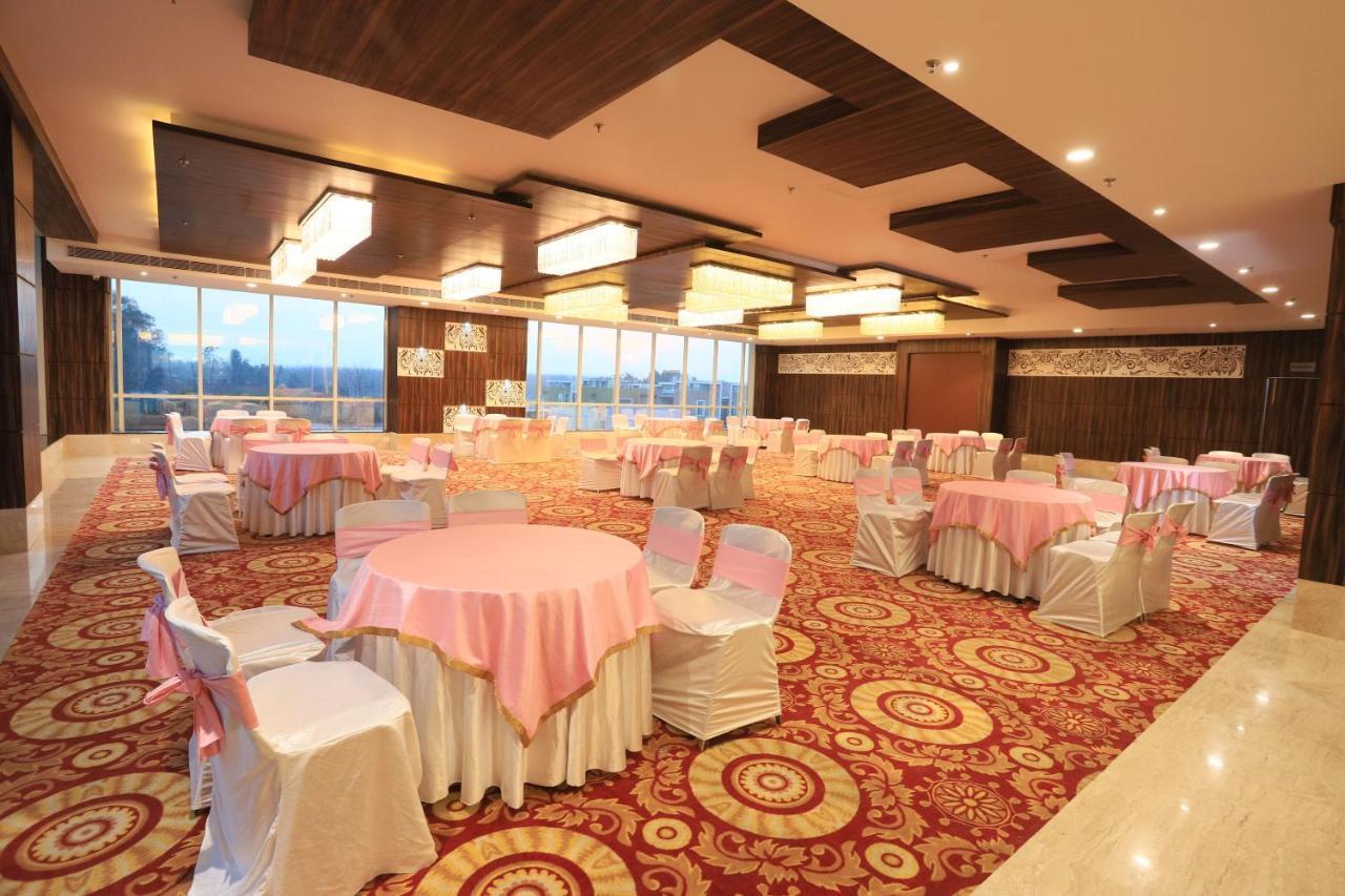 מלון Kashipur Aveo By Amatra, Gateway To Corbett מראה חיצוני תמונה