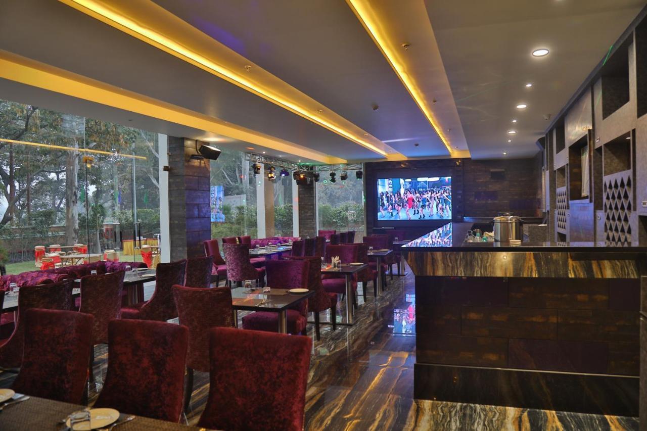 מלון Kashipur Aveo By Amatra, Gateway To Corbett מראה חיצוני תמונה
