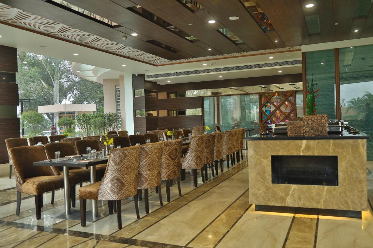 מלון Kashipur Aveo By Amatra, Gateway To Corbett מראה חיצוני תמונה