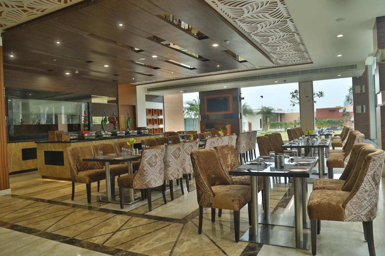 מלון Kashipur Aveo By Amatra, Gateway To Corbett מראה חיצוני תמונה