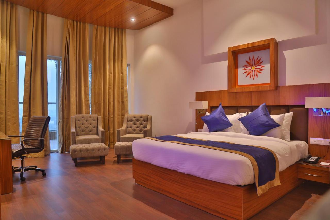 מלון Kashipur Aveo By Amatra, Gateway To Corbett מראה חיצוני תמונה