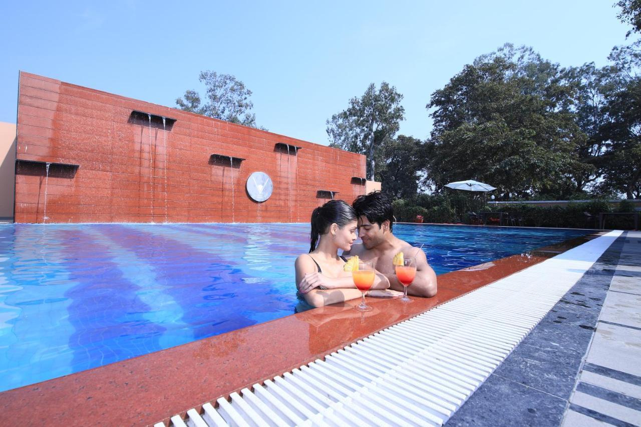 מלון Kashipur Aveo By Amatra, Gateway To Corbett מראה חיצוני תמונה