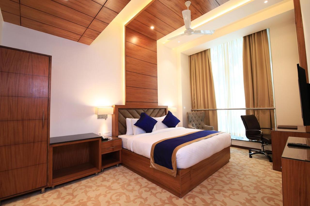מלון Kashipur Aveo By Amatra, Gateway To Corbett מראה חיצוני תמונה