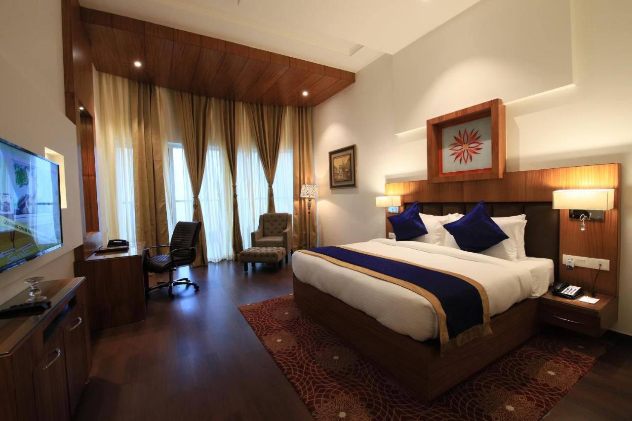 מלון Kashipur Aveo By Amatra, Gateway To Corbett מראה חיצוני תמונה